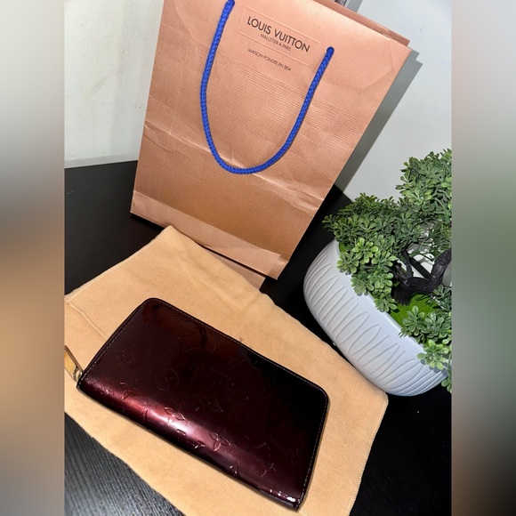 GUC Louis Vuitton monogram Vernis zip around wallet - Picture 13 of 14